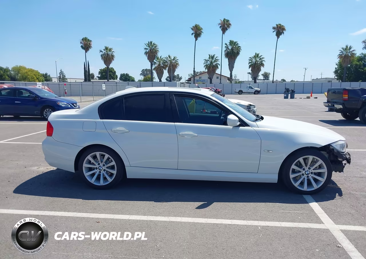 2011 BMW 328I VIN:WBAPH5C58BF093116 - 14