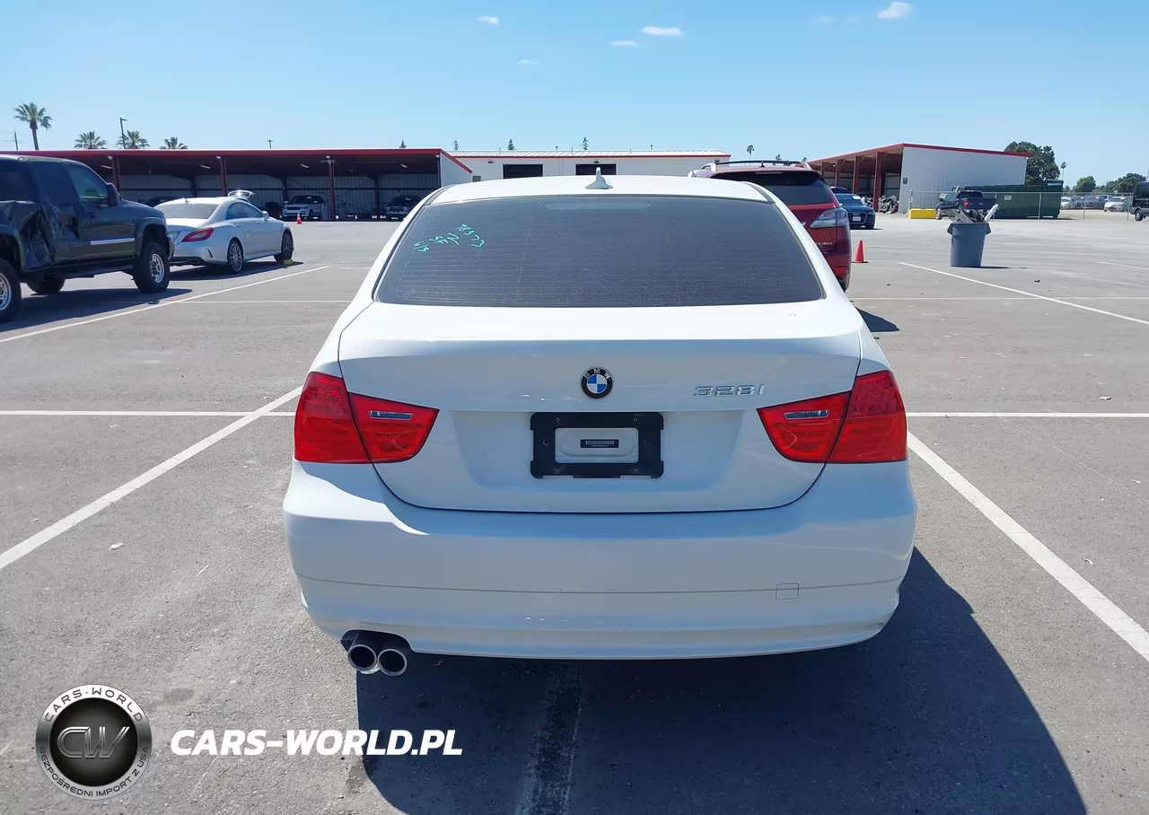 2011 BMW 328I VIN:WBAPH5C58BF093116 - 17