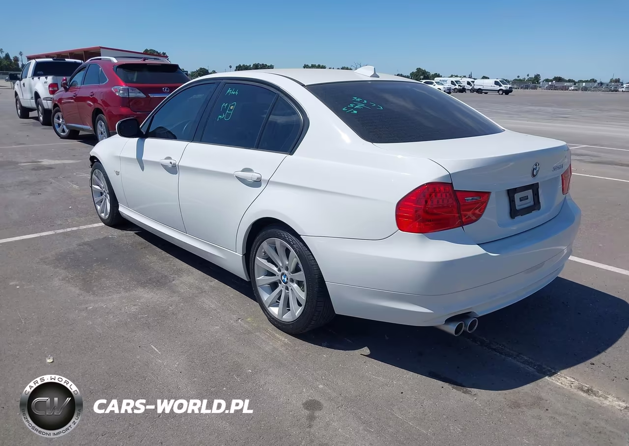 2011 BMW 328I VIN:WBAPH5C58BF093116 - 3