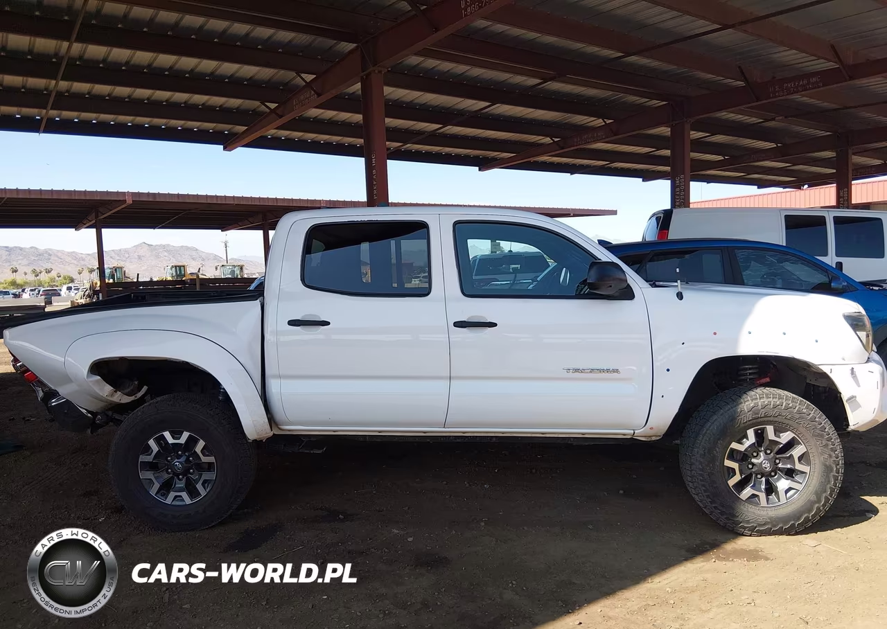 2015 Toyota Tacoma Prerunner V6 VIN:3TMJU4GN5FM192457 - 13