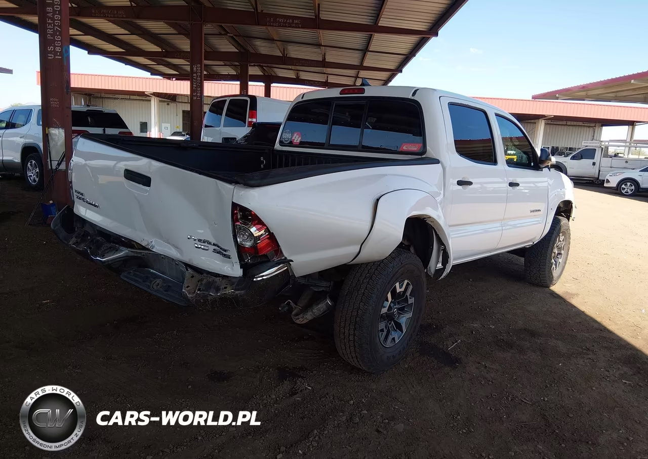 2015 Toyota Tacoma Prerunner V6 VIN:3TMJU4GN5FM192457 - 4