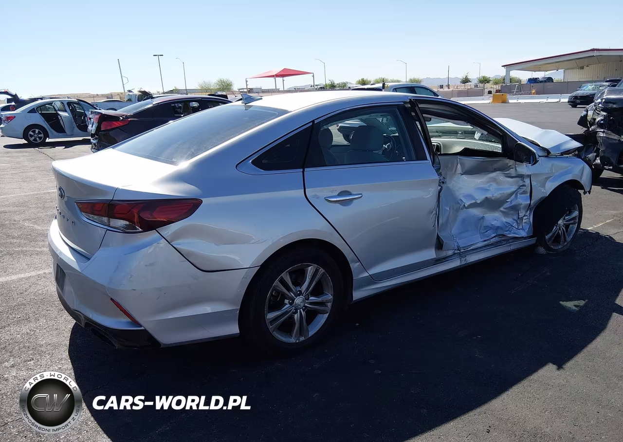 2019 Hyundai Sonata Sel VIN:5NPE34AF5KH744352 - 4