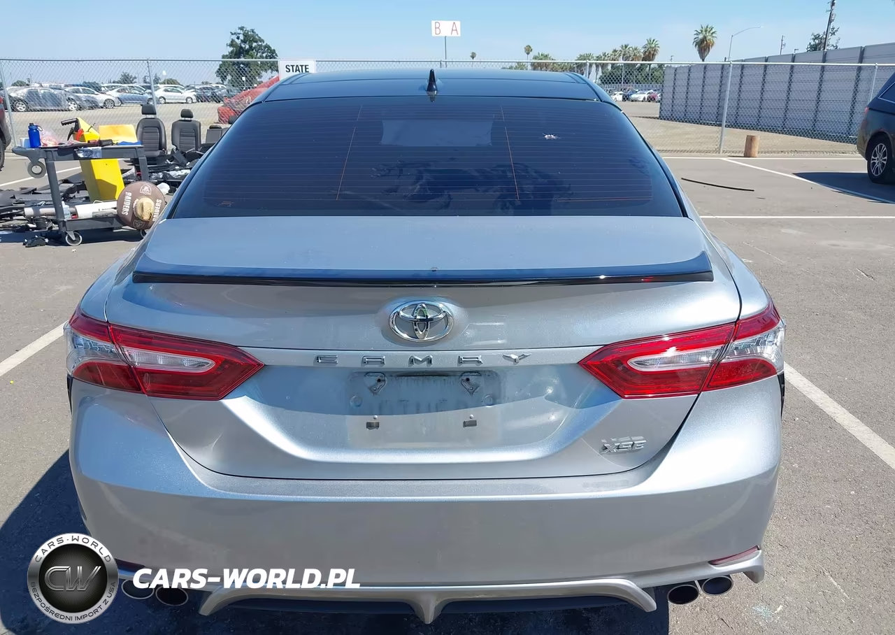 2020 Toyota Camry Xse VIN:4T1K61AK5LU347281 - 17