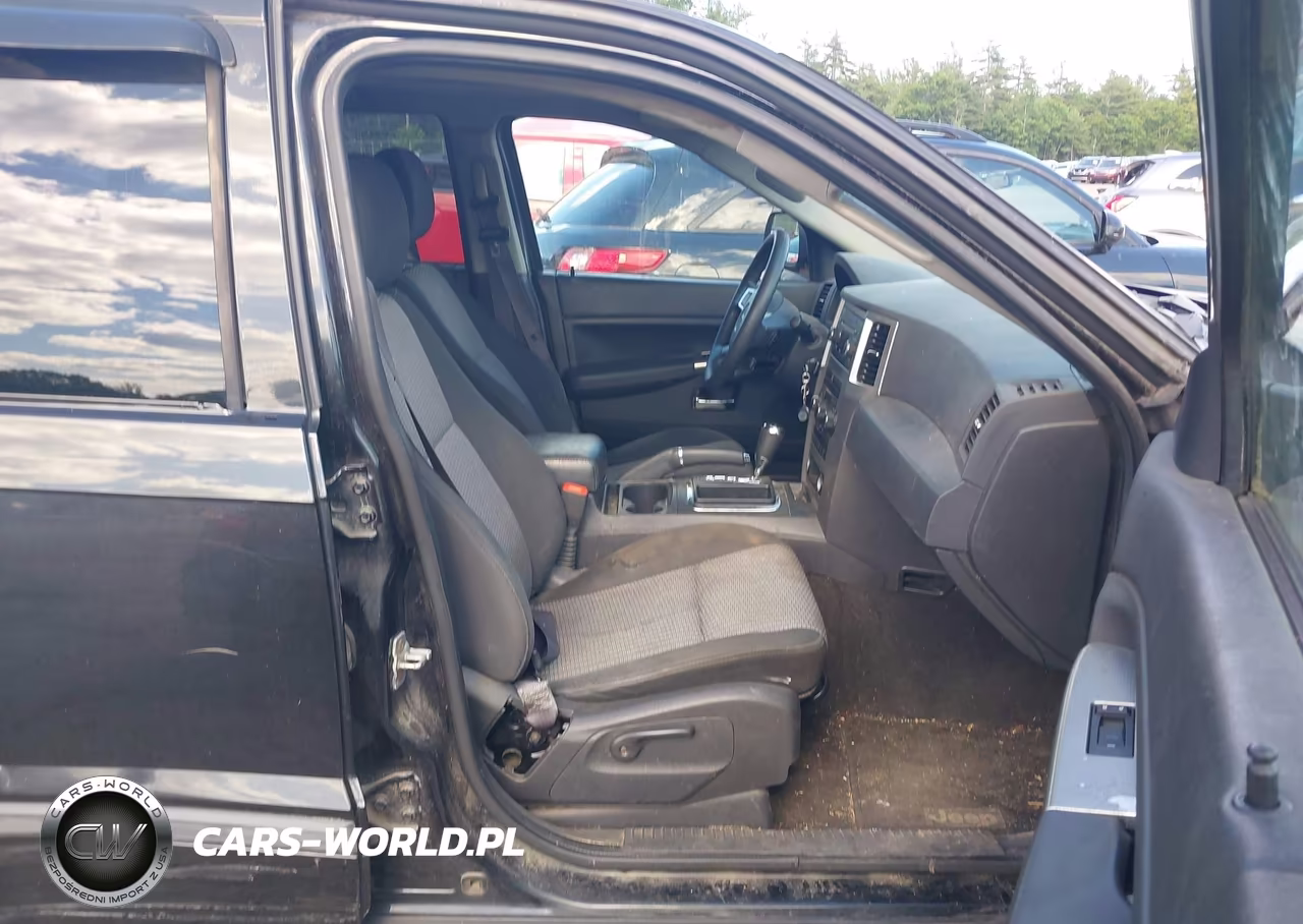 2009 Jeep Grand Cherokee Laredo VIN:1J8GR48K39C526452 - 5