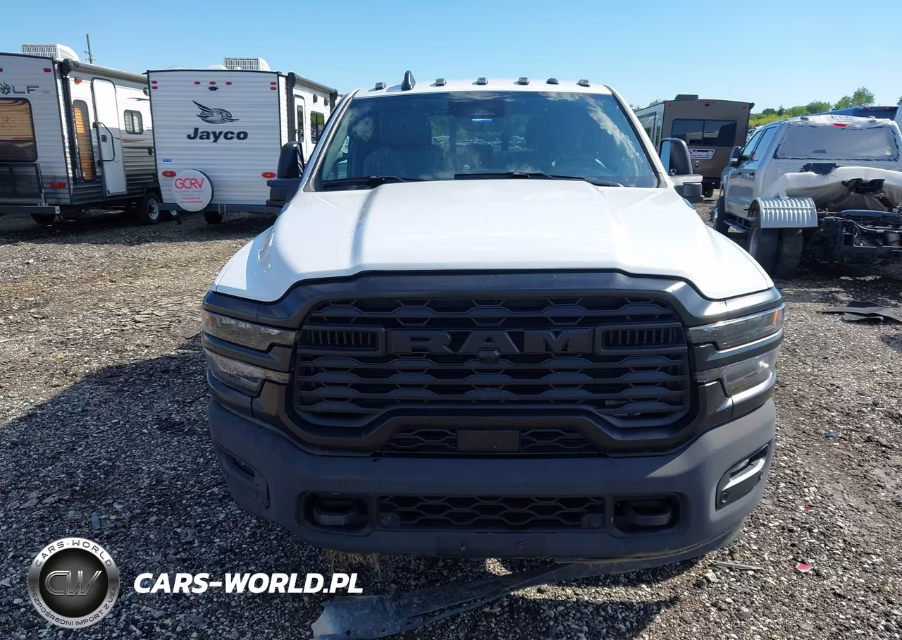 2025 Ram 3500 Tradesman 4X4 8' Box VIN:3C63RRGL8SG520394 - 11