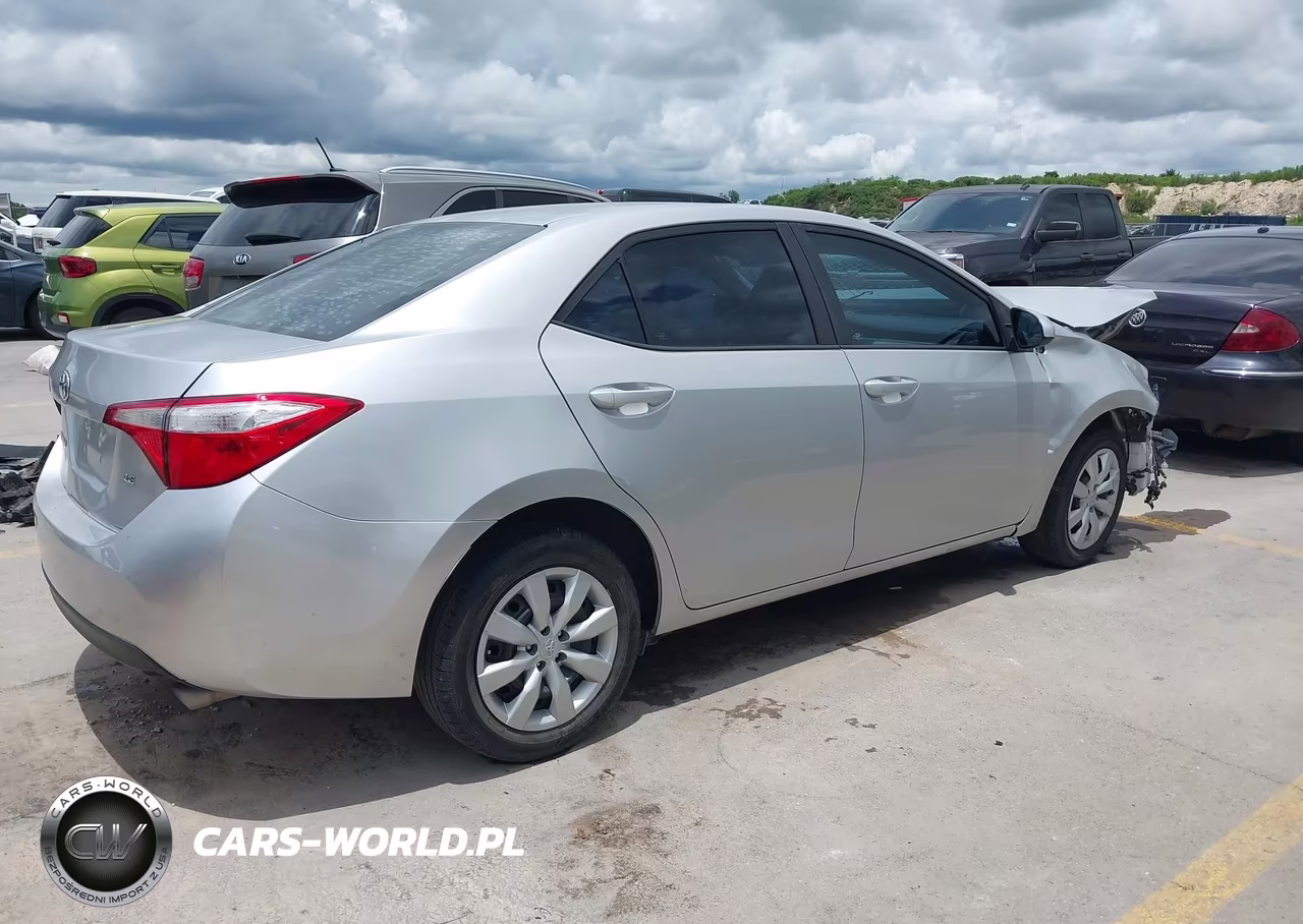 2016 Toyota Corolla Le VIN:5YFBURHE1GP533573 - 4