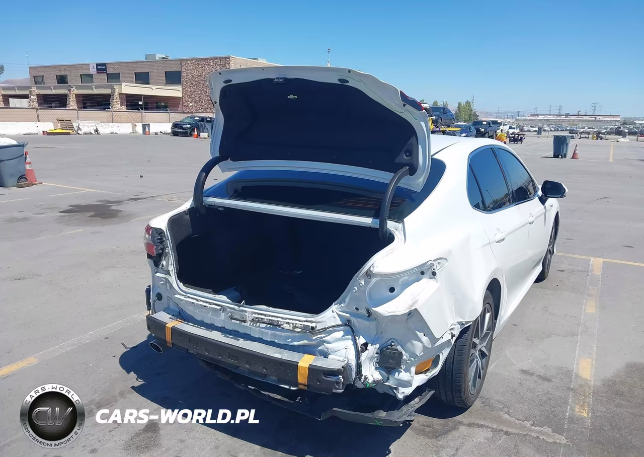 2021 Toyota Camry Xle Hybrid VIN:4T1F31AK5MU561151 - 17