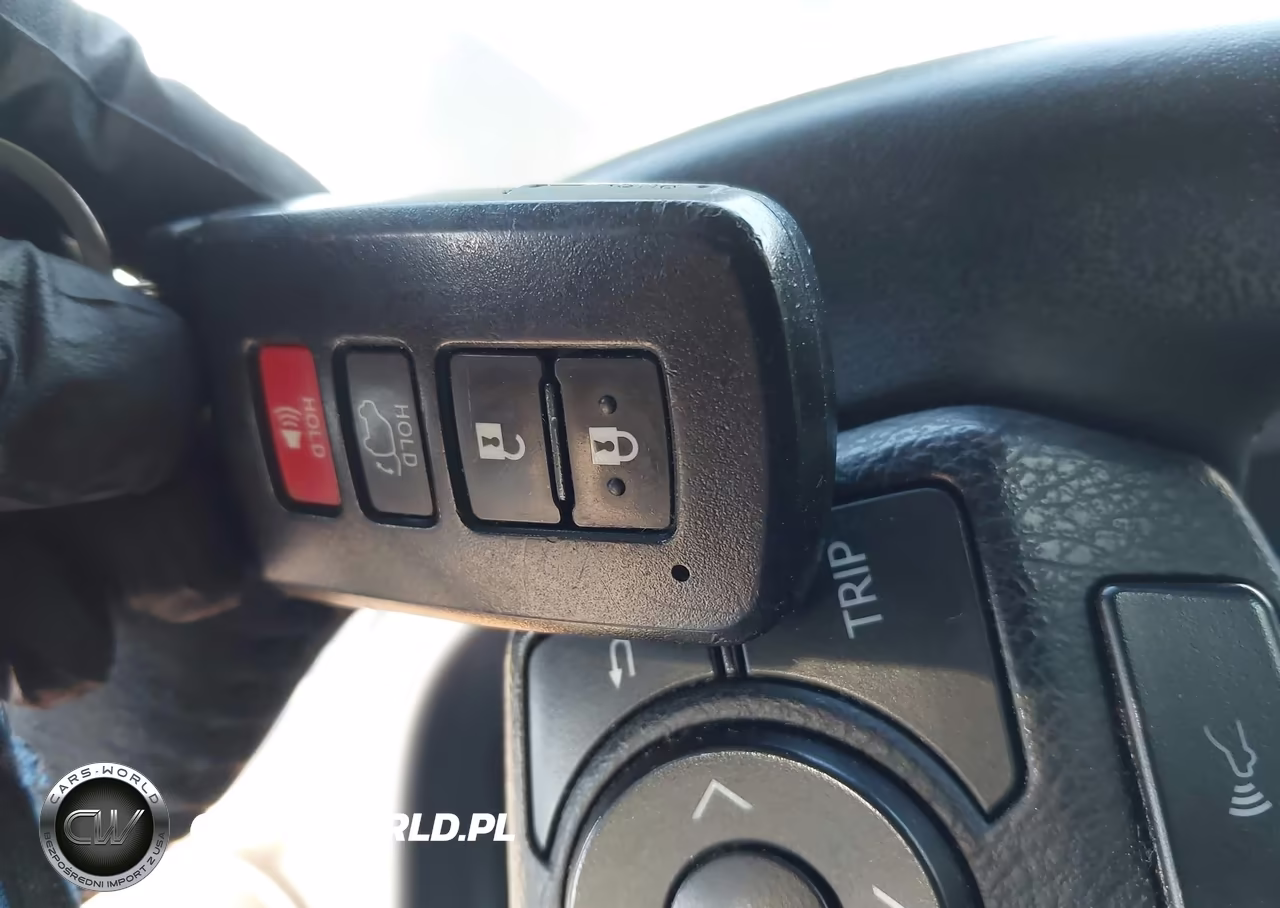 2017 Toyota Rav4 Hybrid Limited VIN:JTMDJREVXHD116303 - 11