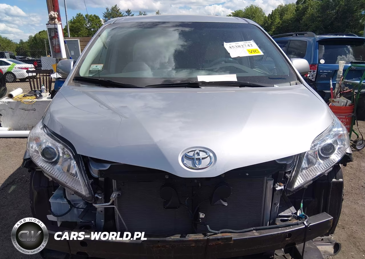 2011 Toyota Sienna Le V6 VIN:5TDKK3DC6BS171019 - 12