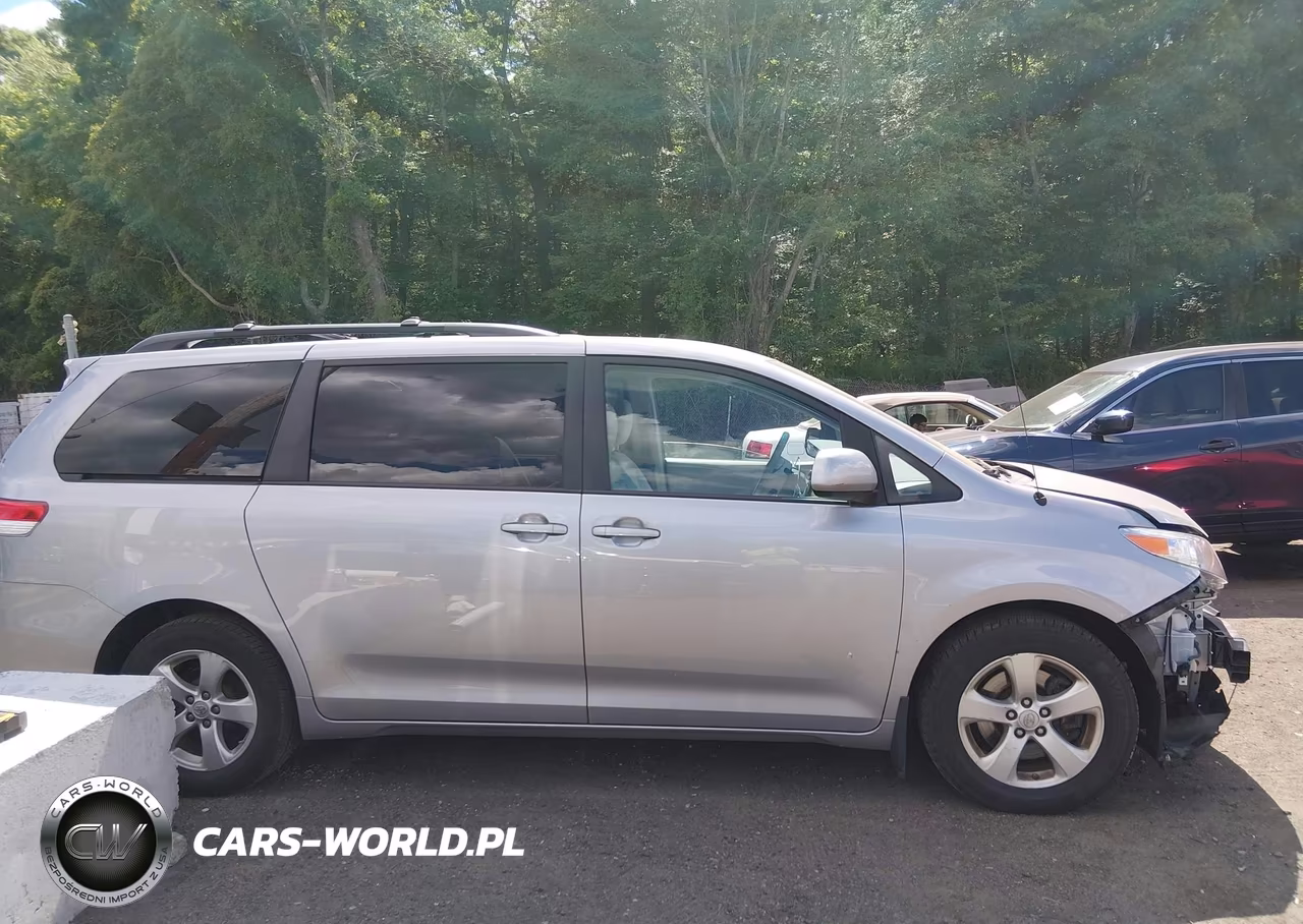 2011 Toyota Sienna Le V6 VIN:5TDKK3DC6BS171019 - 13