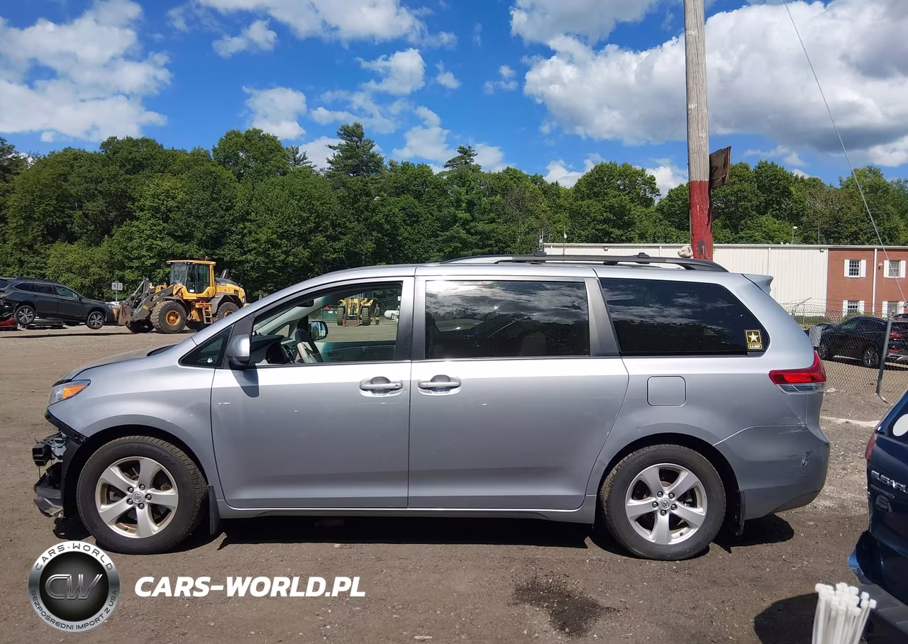 2011 Toyota Sienna Le V6 VIN:5TDKK3DC6BS171019 - 14