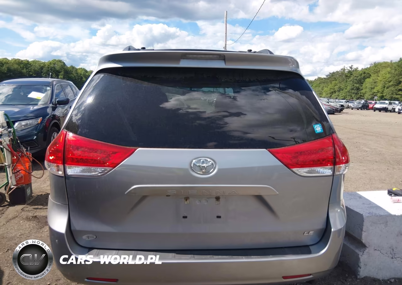 2011 Toyota Sienna Le V6 VIN:5TDKK3DC6BS171019 - 16