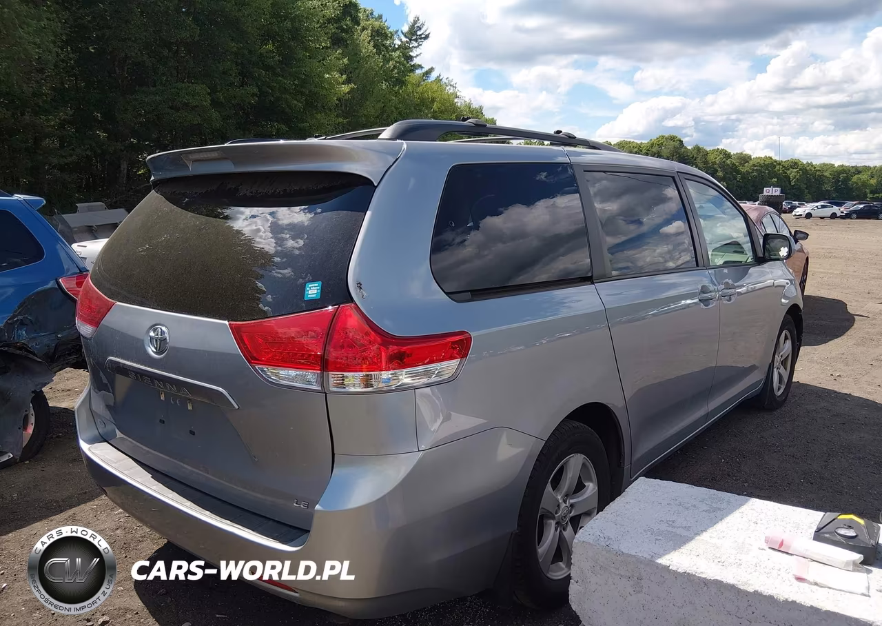 2011 Toyota Sienna Le V6 VIN:5TDKK3DC6BS171019 - 4