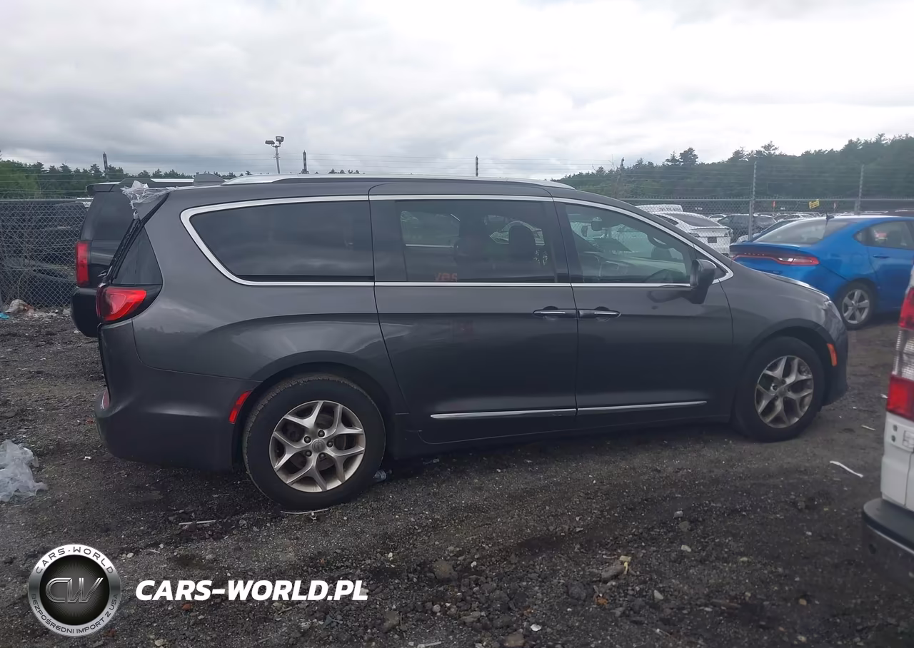 2020 Chrysler Pacifica 35Th Anniversary Touring L VIN:2C4RC1BG4LR141324 - 13