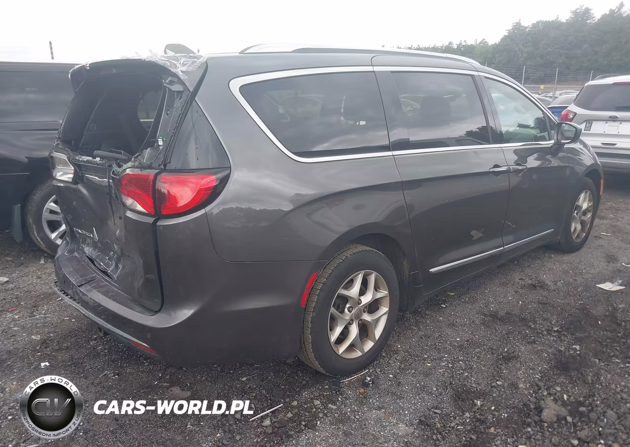 2020 Chrysler Pacifica 35Th Anniversary Touring L VIN:2C4RC1BG4LR141324 - 4