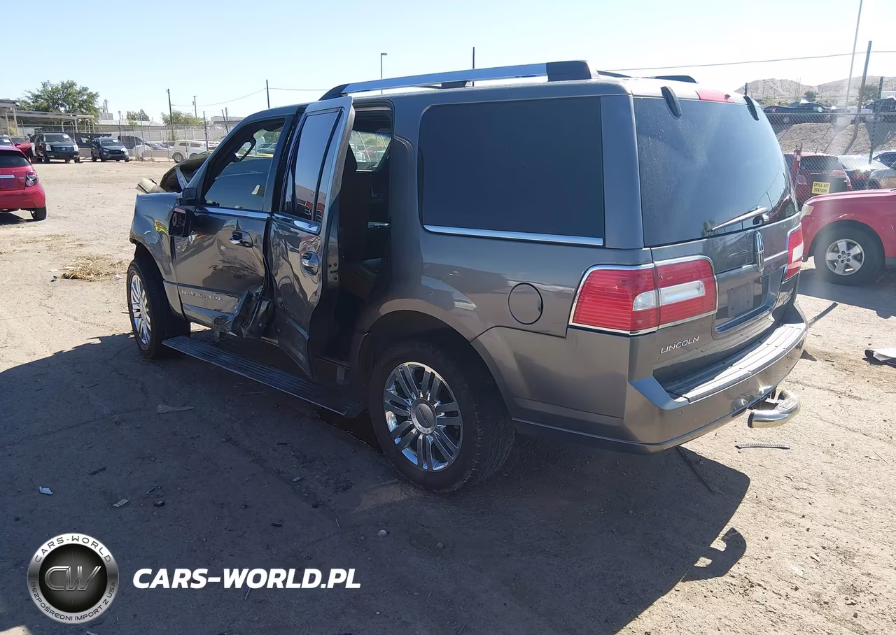 2014 Lincoln Navigator VIN:5LMJJ2J5XEEL04866 - 3