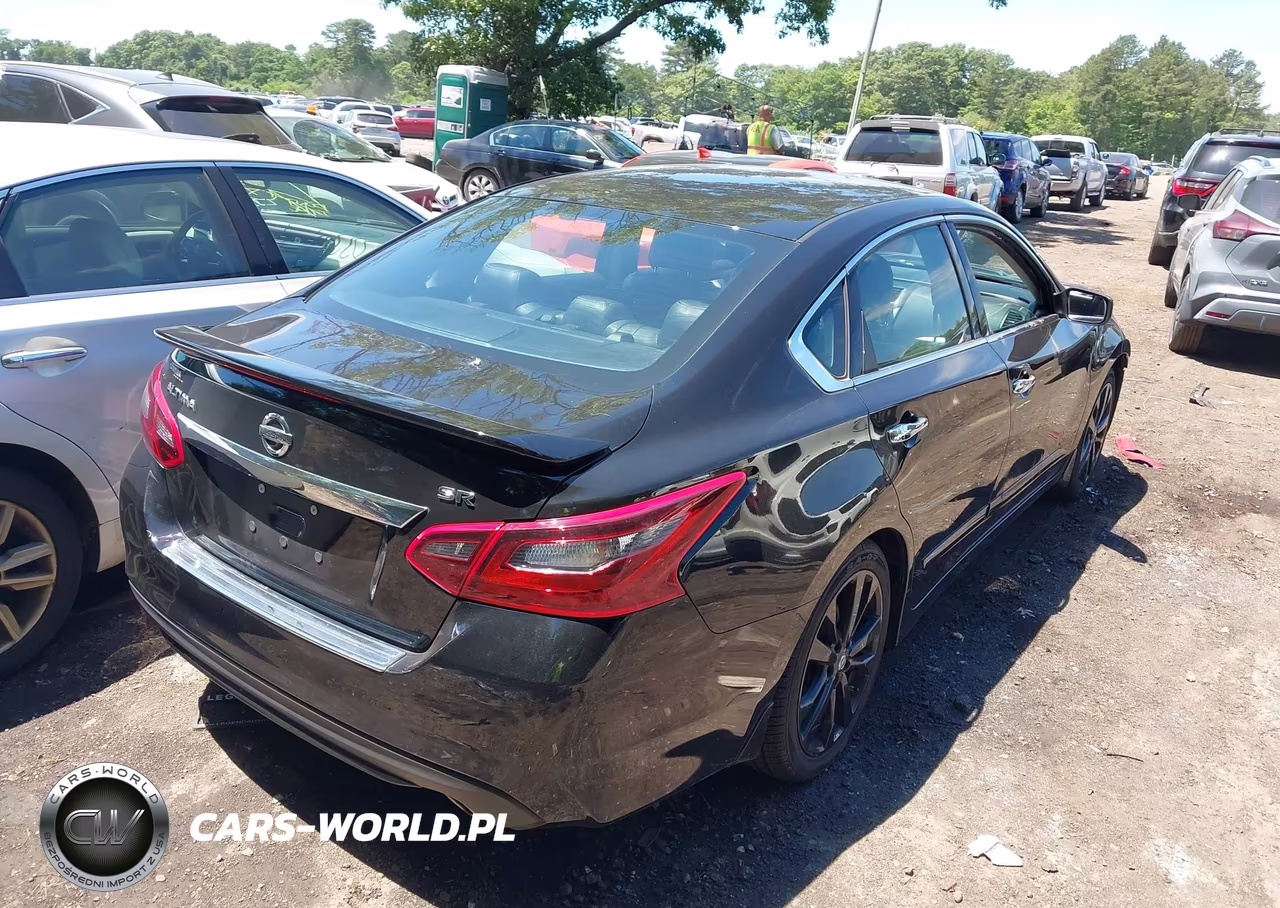 2017 Nissan Altima 2.5 Sr VIN:1N4AL3AP9HC238552 - 4