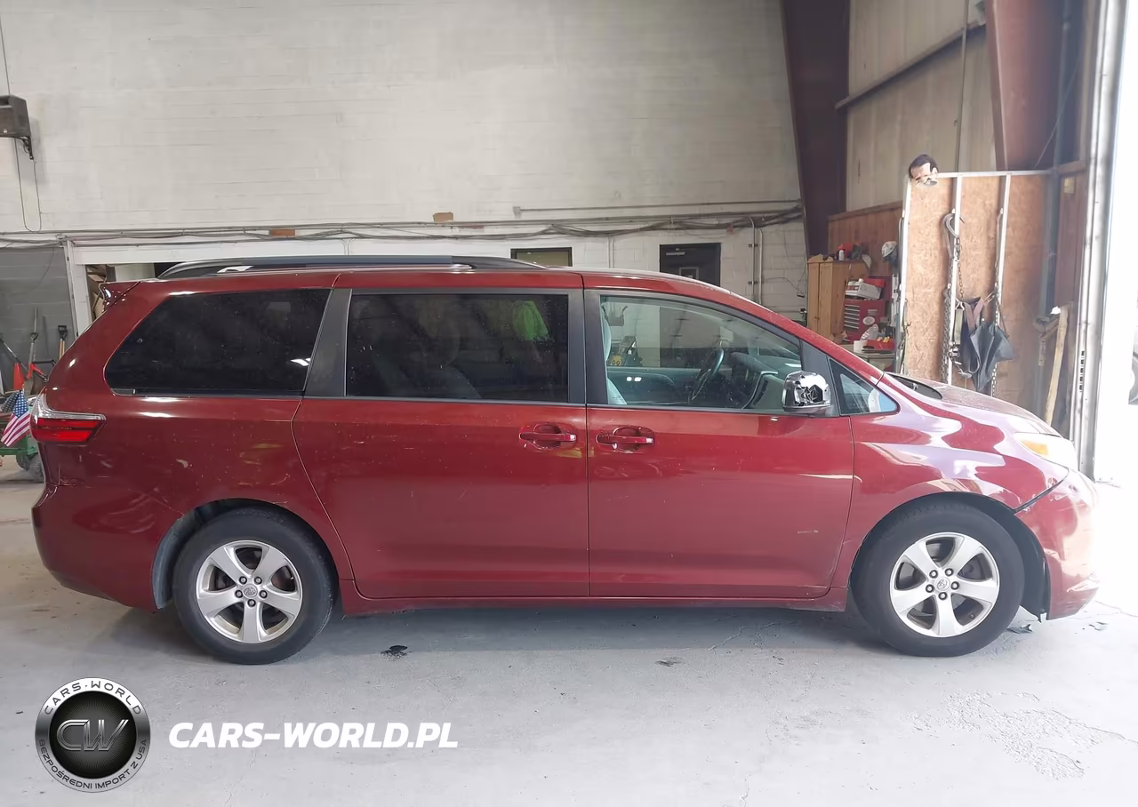 2016 Toyota Sienna Le 8 Passenger VIN:5TDKK3DC9GS724608 - 13