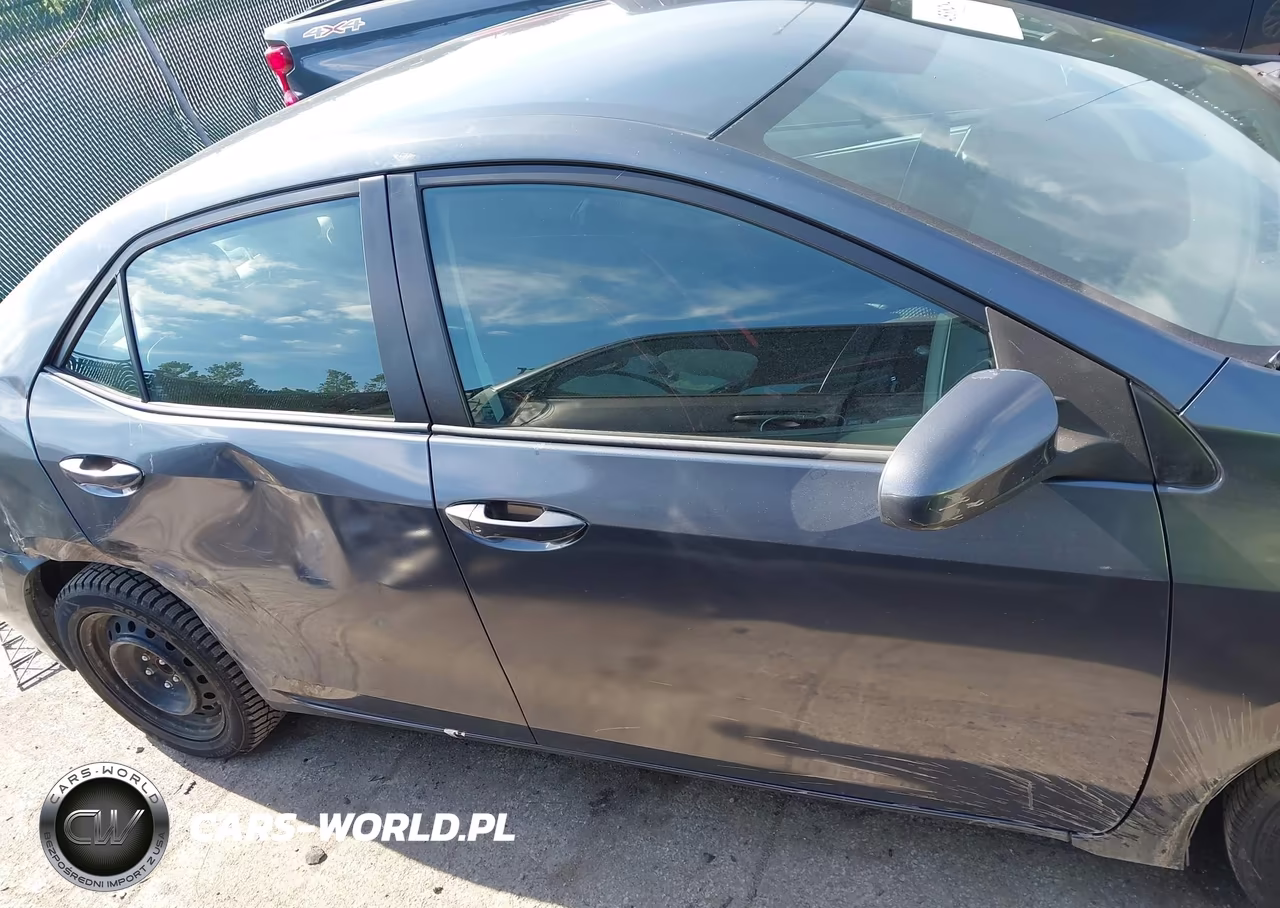 2016 Toyota Corolla Le VIN:5YFBURHE8GP394204 - 13