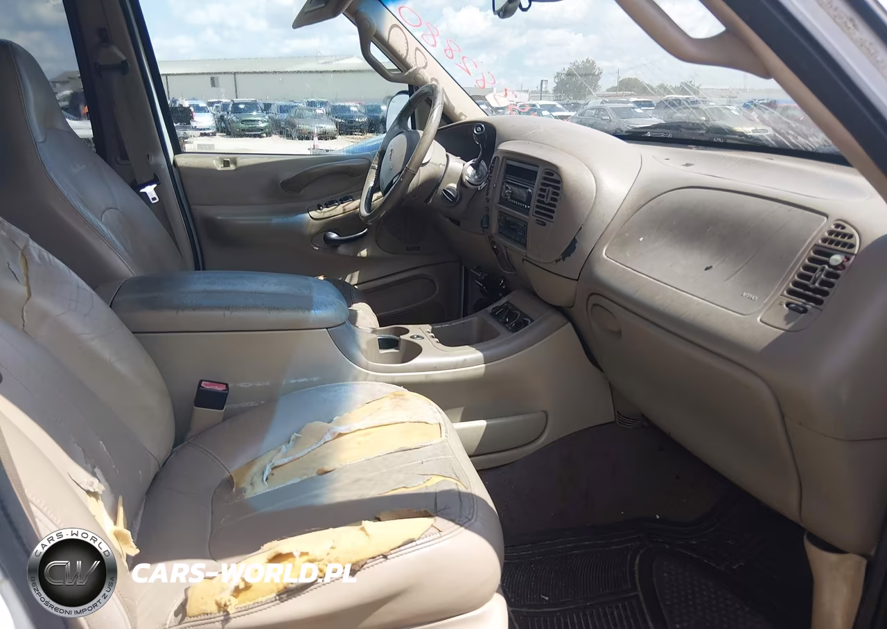 2001 Ford Expedition Eddie Bauer VIN:1FMFU18L91LA29379 - 5
