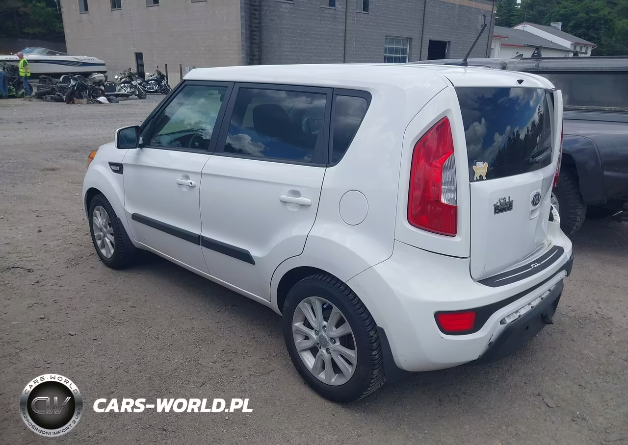 2013 Kia Soul VIN:KNDJT2A52D7557698 - 3