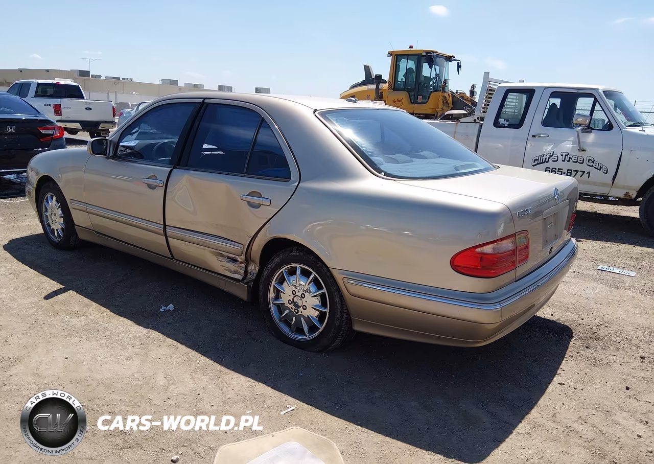 2000 Mercedes-Benz E 320 VIN:WDBJF65J1YB077885 - 3