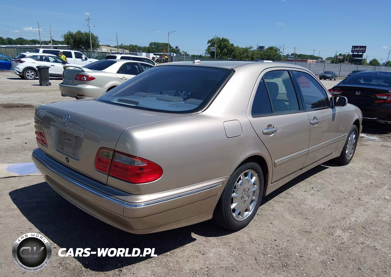 2000 Mercedes-Benz E 320 VIN:WDBJF65J1YB077885 - 4