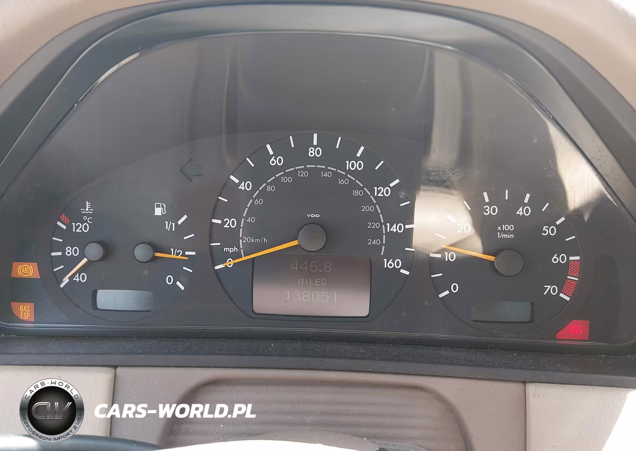 2000 Mercedes-Benz E 320 VIN:WDBJF65J1YB077885 - 7