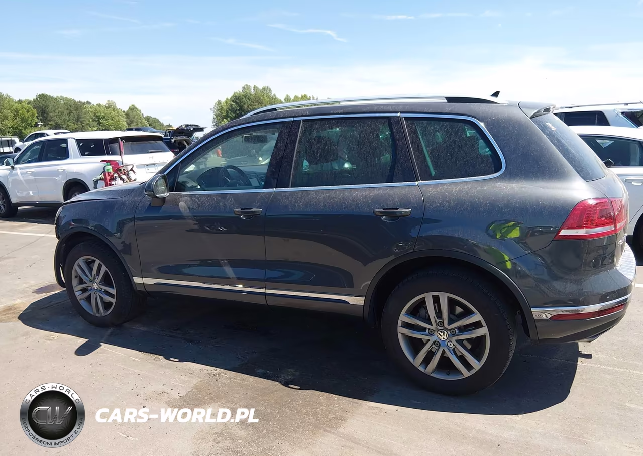 2015 Volkswagen Touareg V6 Lux VIN:WVGEF9BP4FD005105 - 15