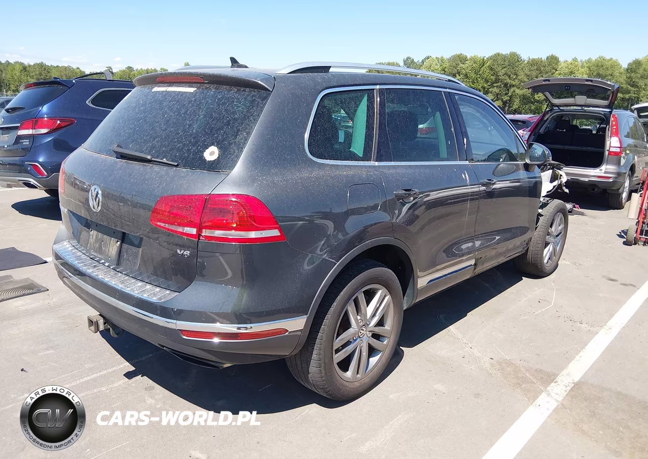 2015 Volkswagen Touareg V6 Lux VIN:WVGEF9BP4FD005105 - 4
