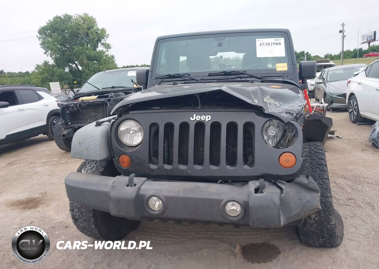 2012 Jeep Wrangler Unlimited Sport VIN:1C4BJWDG3CL164068 - 13