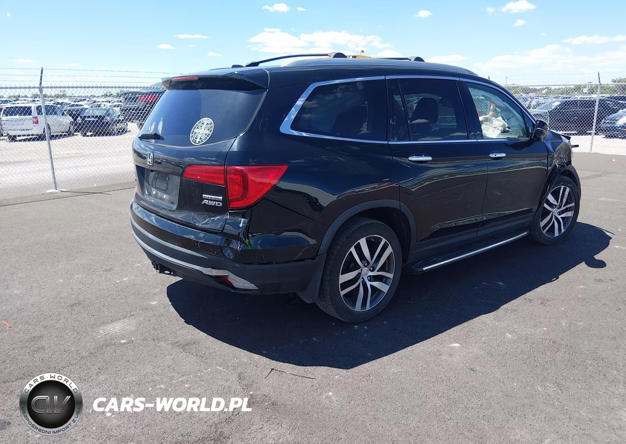 2017 Honda Pilot Touring VIN:5FNYF6H9XHB017666 - 4