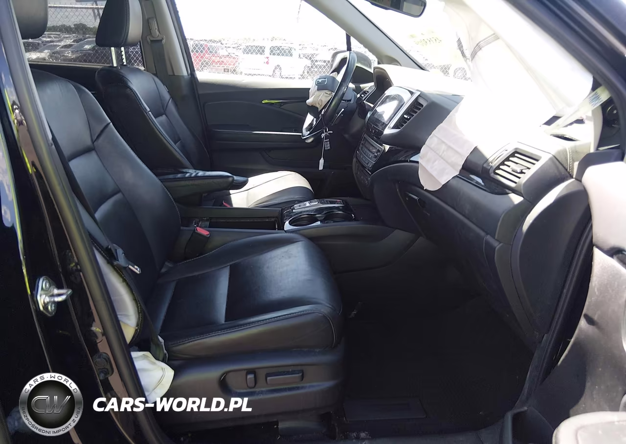 2017 Honda Pilot Touring VIN:5FNYF6H9XHB017666 - 5