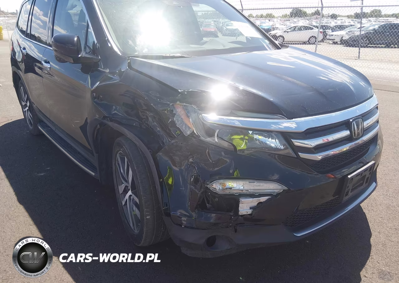 2017 Honda Pilot Touring VIN:5FNYF6H9XHB017666 - 6