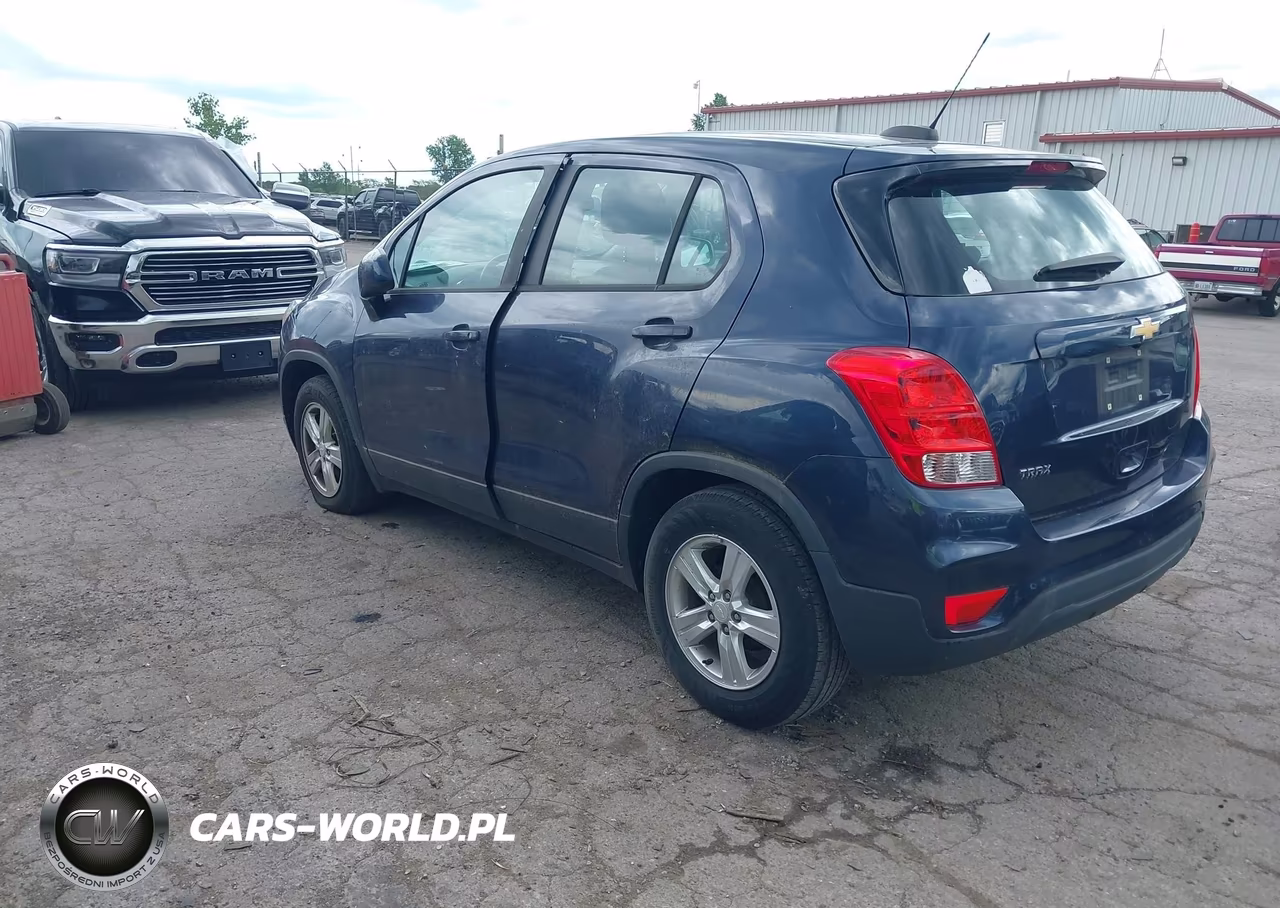 2019 Chevrolet Trax Ls VIN:3GNCJKSB3KL323234 - 3