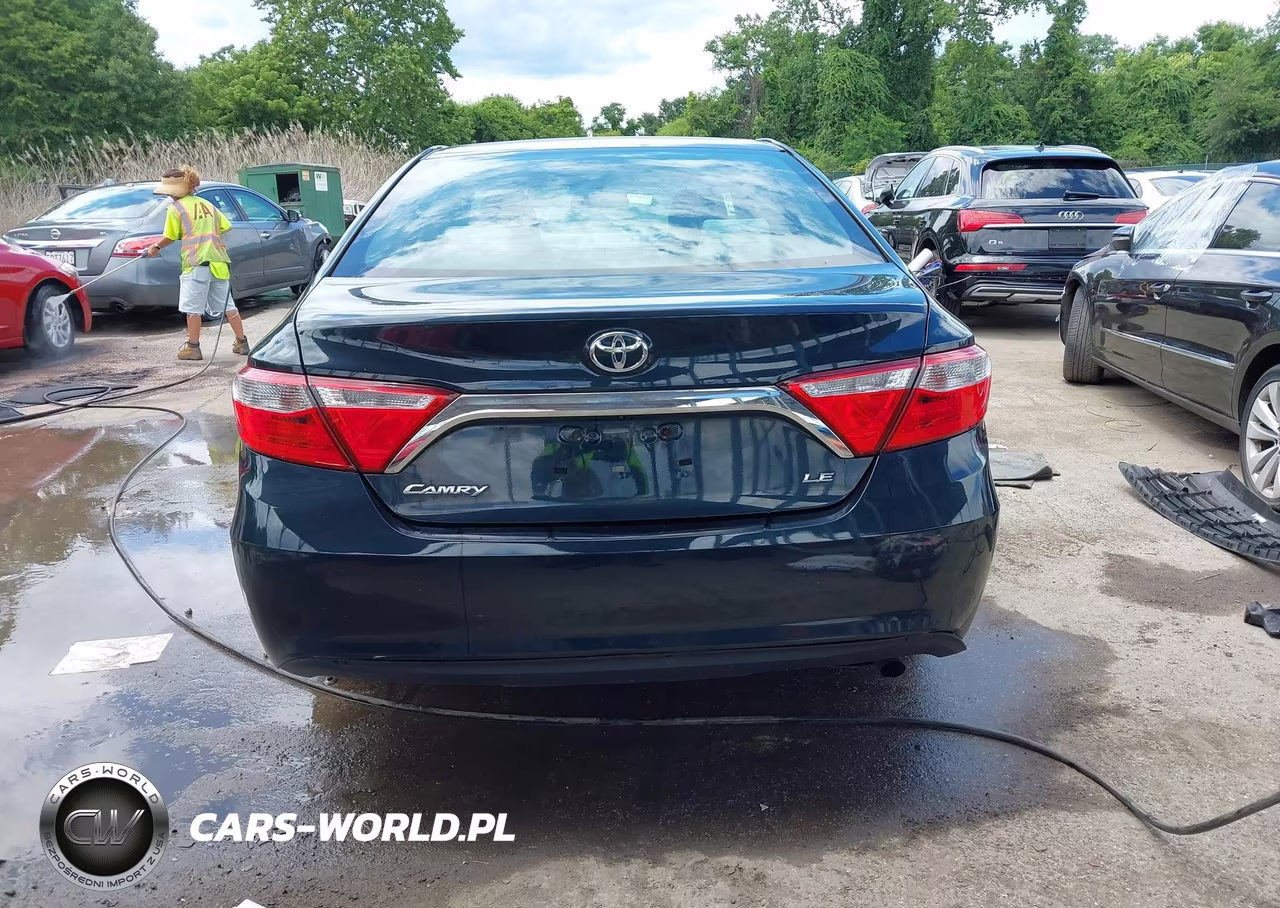 2016 Toyota Camry Le VIN:4T1BF1FK0GU123477 - 17