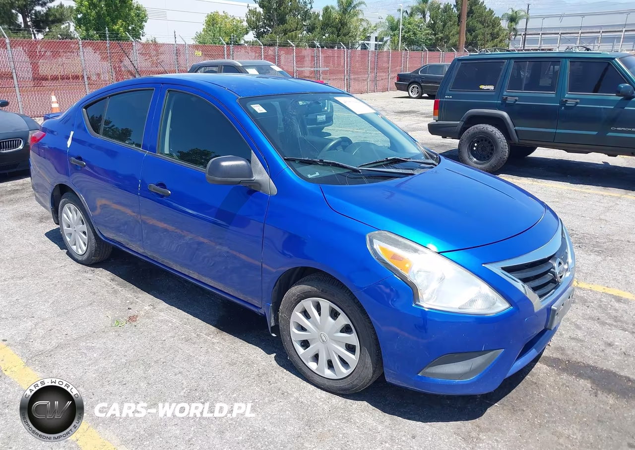 2015 Nissan Versa 1.6 S+ – zdjęcie 1 z 11