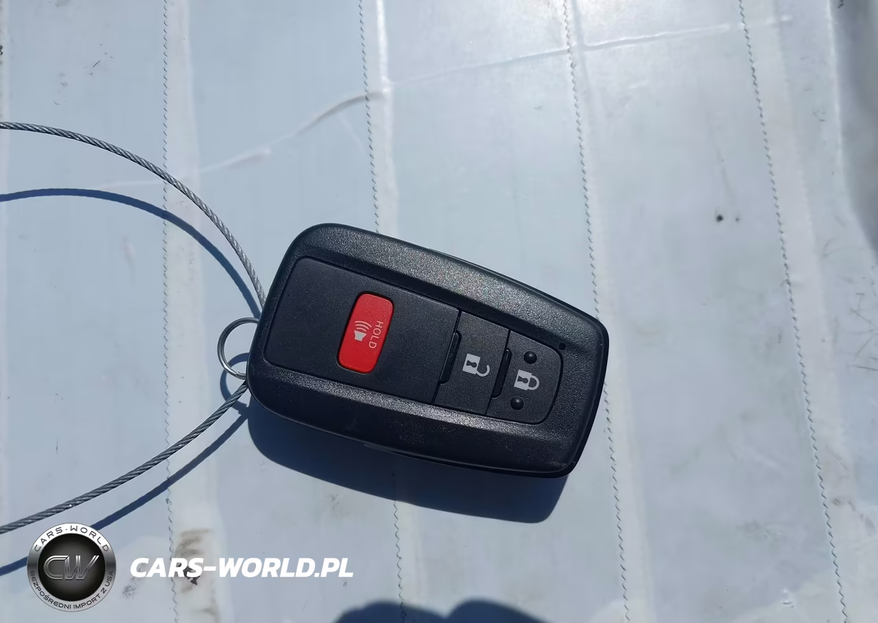 2022 Toyota Prius L VIN:JTDKAMFU9N3163579 - 11