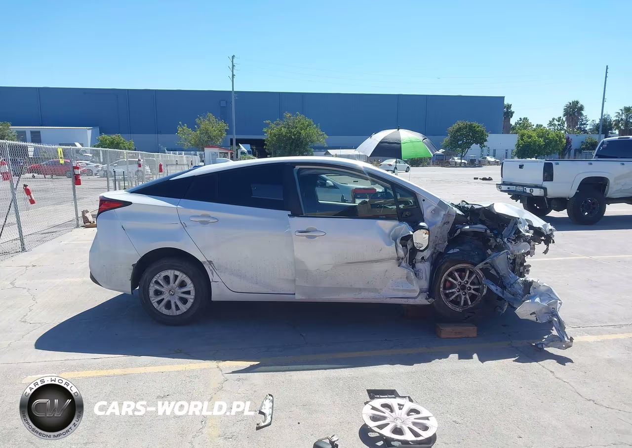 2022 Toyota Prius L VIN:JTDKAMFU9N3163579 - 14