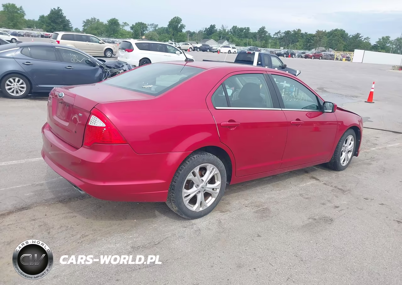 2012 Ford Fusion Se VIN:3FAHP0HA4CR349264 - 4