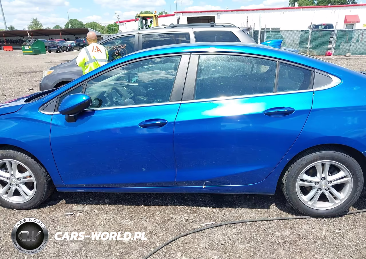 2018 Chevrolet Cruze Lt Auto VIN:1G1BE5SM3J7104300 - 14