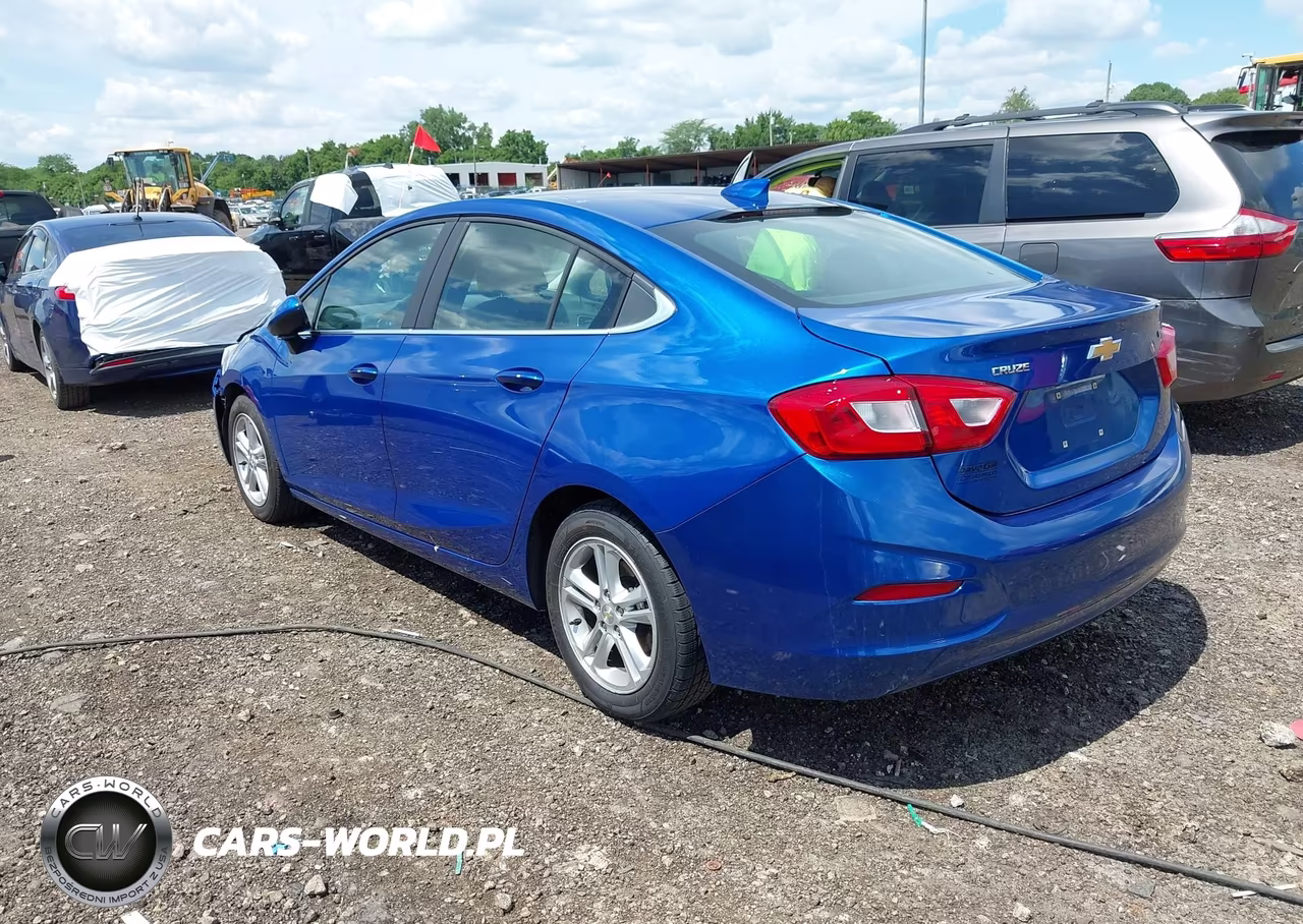 2018 Chevrolet Cruze Lt Auto VIN:1G1BE5SM3J7104300 - 3