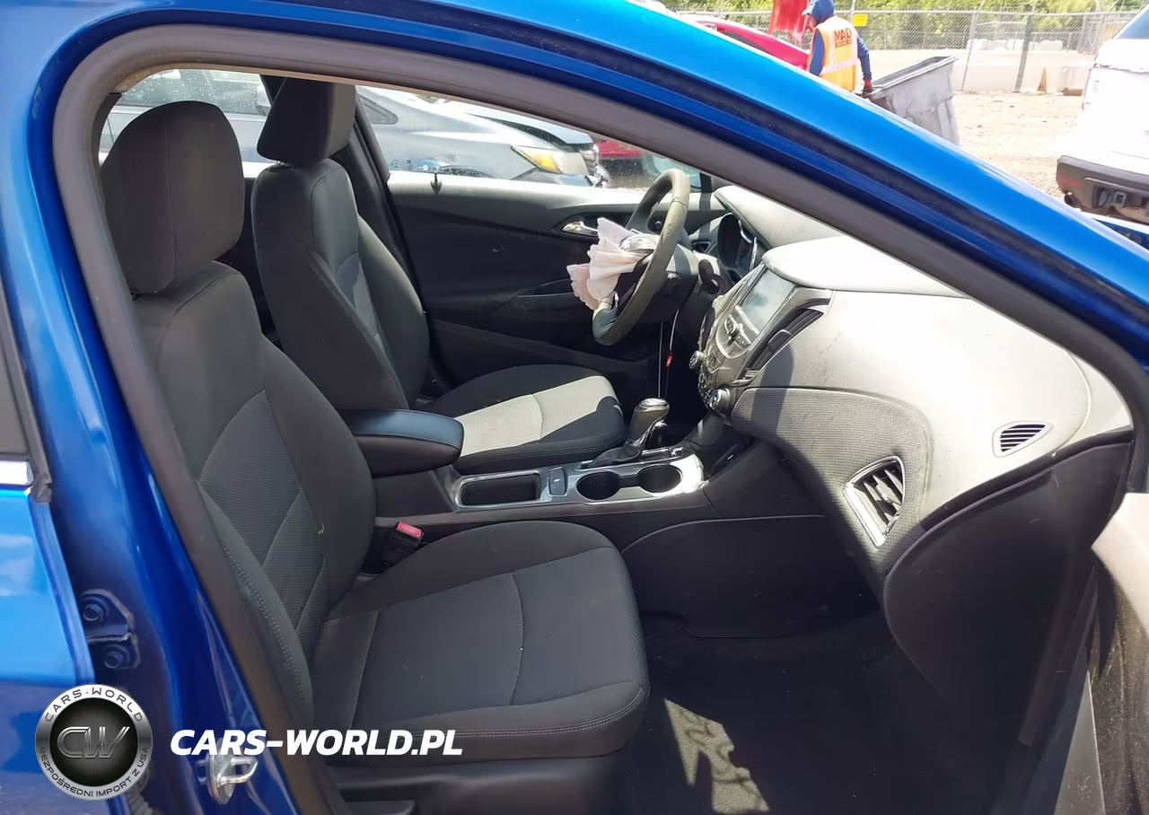 2018 Chevrolet Cruze Lt Auto VIN:1G1BE5SM3J7104300 - 5