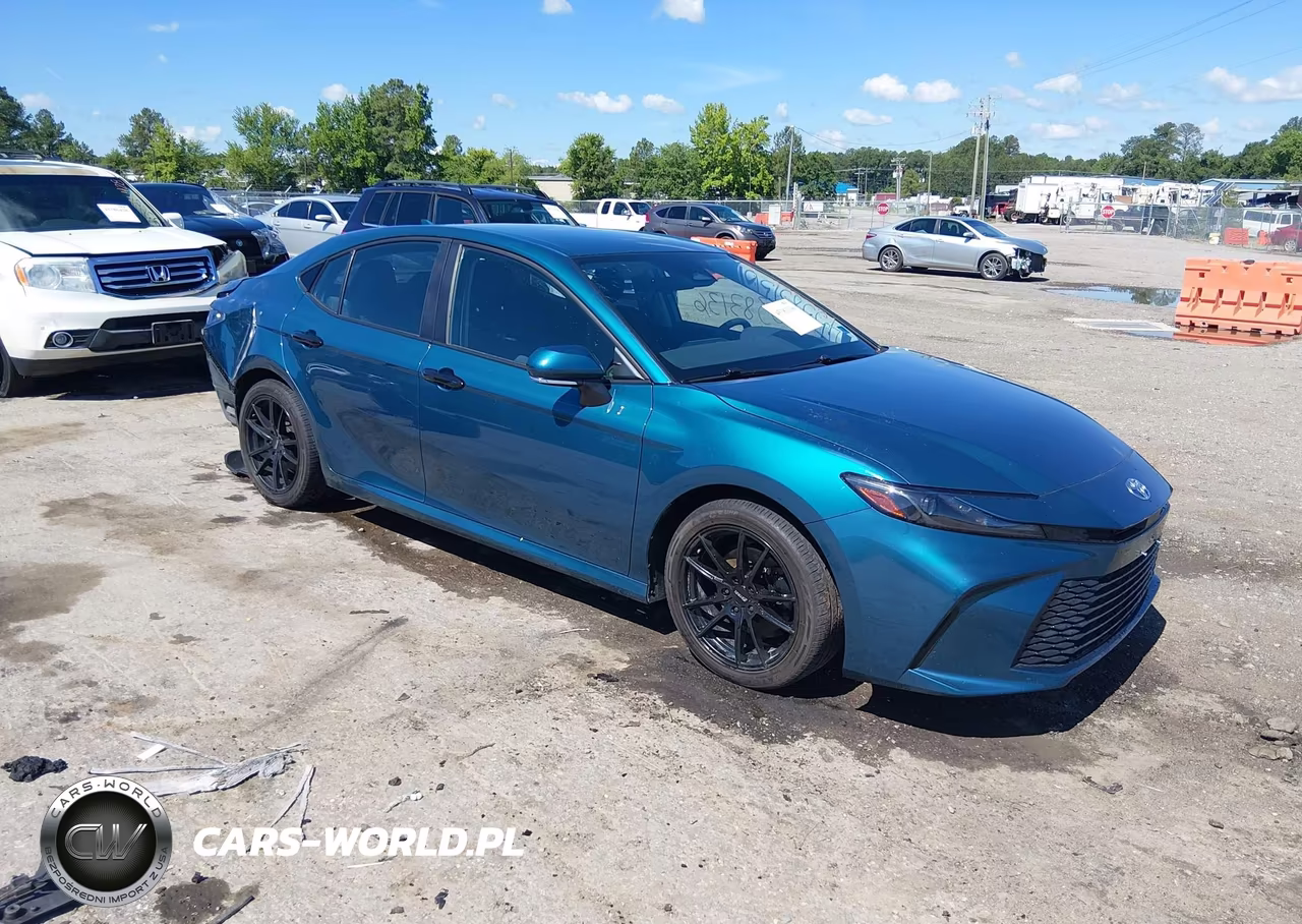 2025 Toyota Camry Le – zdjęcie 1 z 17