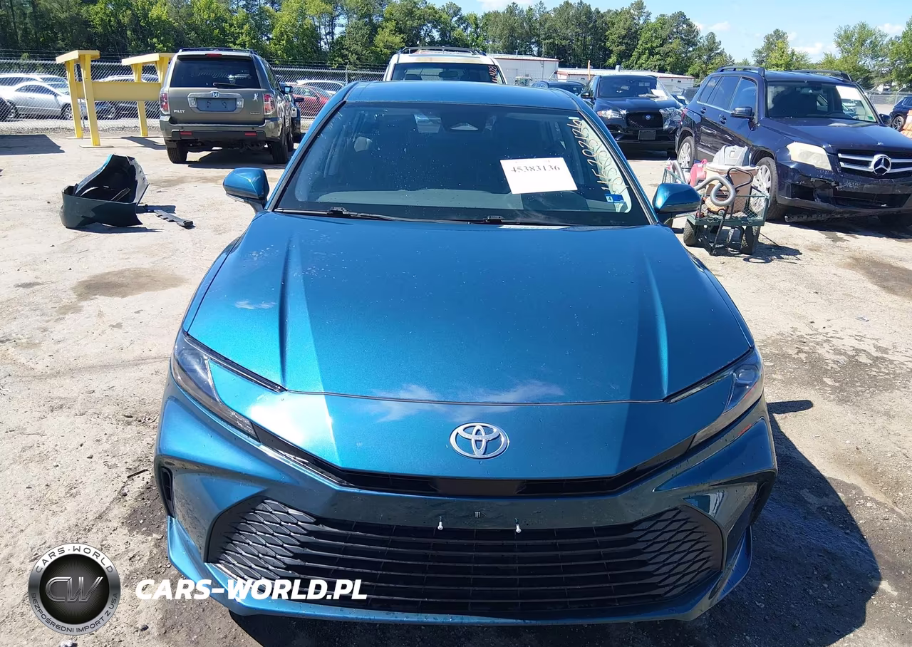 2025 Toyota Camry Le VIN:4T1DAACK3SU539124 - 13