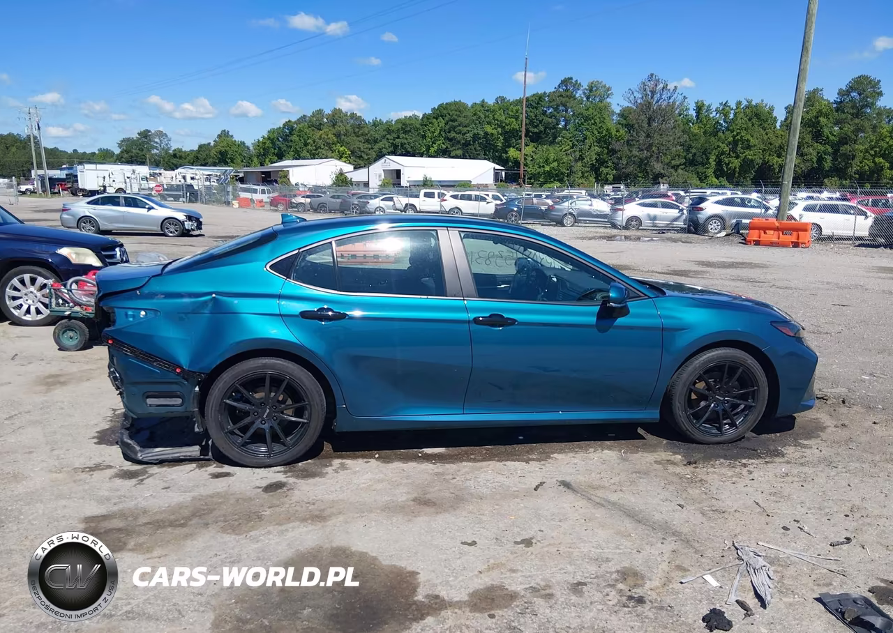 2025 Toyota Camry Le VIN:4T1DAACK3SU539124 - 14