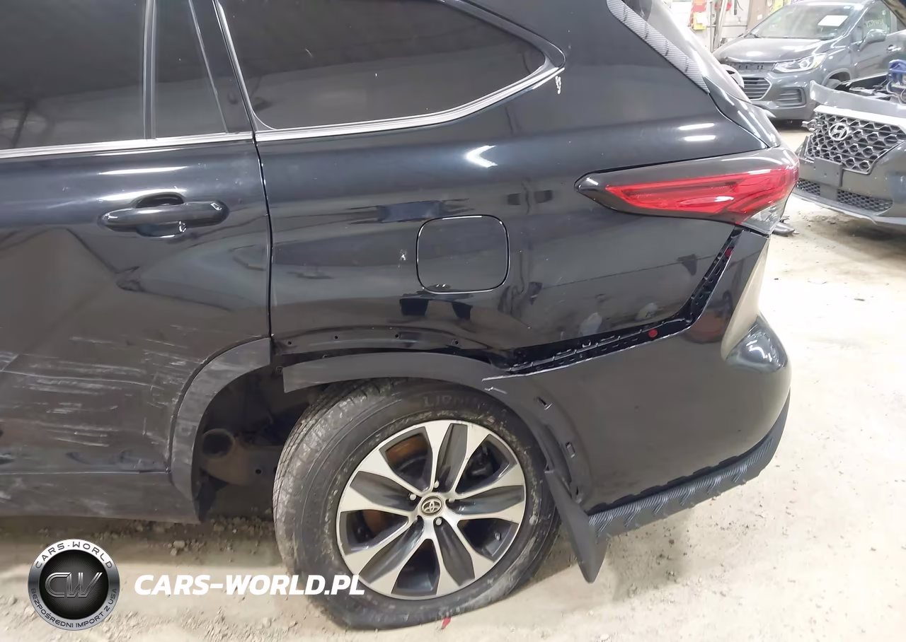 2022 Toyota Highlander Xle VIN:5TDGZRBH9NS193930 - 18