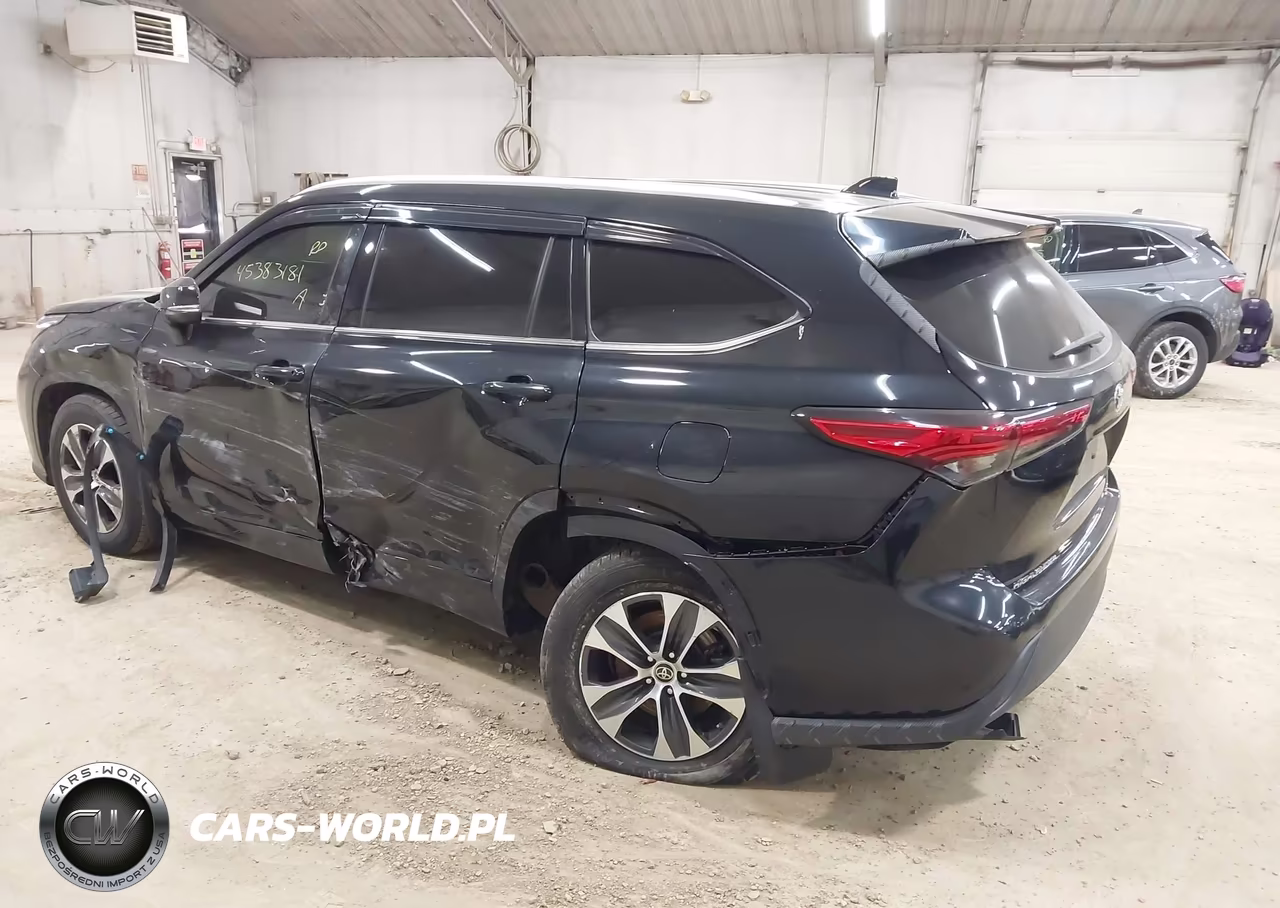 2022 Toyota Highlander Xle VIN:5TDGZRBH9NS193930 - 3