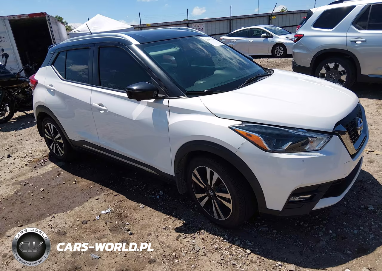 2018 Nissan Kicks Sr