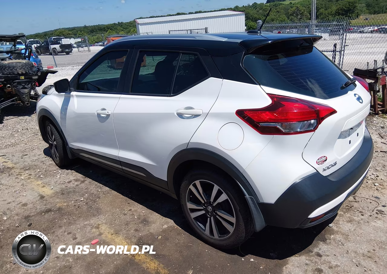 2018 Nissan Kicks Sr VIN:3N1CP5CUXJL543108 - 3